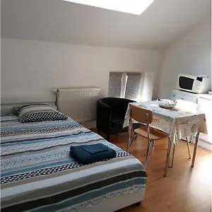 https://rsidence-mantekila.brusselshotelsbook.com