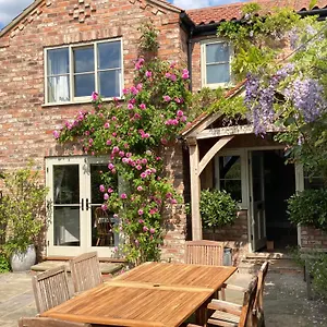 https://the-old-post-office-pretty-village-20min-from-york.yorkshirehotels.net