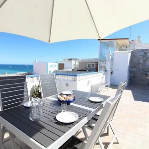 https://beach-house-w-bigterrace-sea-view-in-old-town-albufeira.hotelaalgarve.com